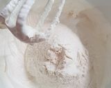 Foto langkah ke 2 dari resep Bolu kukus karakter.