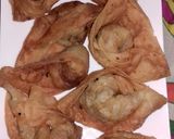 A picture of step 4 of Chicken Wonton.