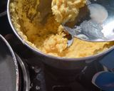 A picture of step 2 of Sweetcorn Halwa.