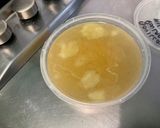 Une image de l'étape 1 de Riz complet au bouillon de poularde, curry et persil.