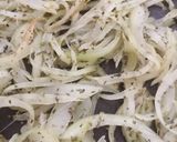 Foto del paso 6 de la receta: Mini tartas de cebolla y orégano