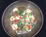 A picture of step 2 of Vietnamese Prawn Pho.