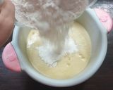 Foto langkah ke 4 dari resep Bolu pisang kukus.