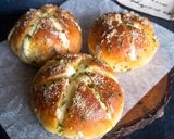 Foto langkah ke 6 dari resep Korean Garlic Creamcheese Bread.