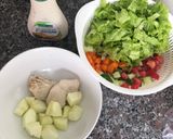 Hình bước làm 1 của món Salad gà rau + táo sốt phô mai golden farm