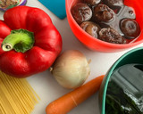 Foto del paso 1 de la receta: Spaghetti con verduras, salsas asiáticas y alga wakame