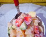 صورة لخطوة 2 من وصفة سلطة 🥗الفواكه🍌🍓🥒 بدانون او الحامض 🍋صحية 💪