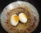 फ्राय एग मसाला (fry egg masala recipe in marathi) रेसिपी स्टेप 1 फोटो 