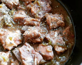 Foto del paso 6 de la receta: Costillas de cerdo guisadas en Oporto con cebolla y pimientos