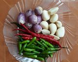 Foto langkah ke 1 dari resep Cumi Asin Tumis Cabe.