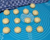Foto langkah ke 7 dari resep Roti Abon "RK" (Pedas Manis Gurih dan Lembut).