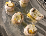 Foto del paso 4 de la receta: Champiñones rellenos de huevo de codorniz y jamón