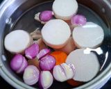 Hình bước làm 2 của món BÁNH CANH đuôi heo