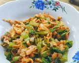 Foto langkah ke 6 dari resep ¹⁰⁷ Mie Goreng Sayur.