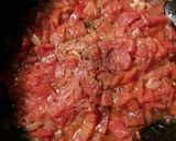 Foto del paso 4 de la receta Muslos de pollo en tomate y aromas orientales