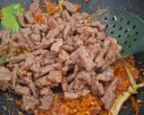 Foto langkah ke 5 dari resep Oseng Mercon.