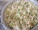 A picture of step 21 of Green Singaporiean Rice.