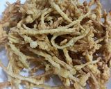 Foto langkah ke 3 dari resep Jamur Enoki Krispy.