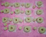 Foto langkah ke 4 dari resep Donat Kampung.