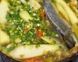 Hình bước làm 2 của món Canh Chua Cá Nấu Lá Me