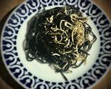 Foto del paso 4 de la receta: Spaghetti al nero di seppia con gulas all'aglio