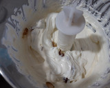 Foto del paso 2 de la receta: Bolitas de queso de cabra con crujiente de semillas