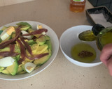 Foto del paso 3 de la receta: Ensalada de aguacate, tomate, pepino y anchoas