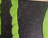 A picture of step 21 of Tri -Colour Cake.
