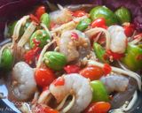 รูปขั้นตอนการทำที่ 3 ของ ส้มตำกุ้งสดสะตอ