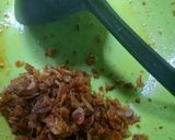 Foto langkah ke 3 dari resep Tumis Bunga Pepaya dan Daun Singkong.