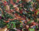 Foto del paso 5 de la receta: Tortilla de espinaca, betarraga, zanahoria, papa y cebolla caramelizada