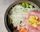 滴雞精、涼拌雞絲「一雞二用，營養湯品與開胃涼菜」的食譜步驟7照片