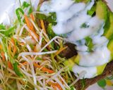 Hình bước làm 4 của món Bánh mì đen ăn kèm bơ, sữa chua và salad rau mầm giá đỗ