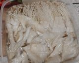 Foto langkah ke 1 dari resep Capcay Kuah Jamur Enoki Ala Resto 🥘.