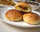 A picture of step 5 of Spicy meat bun.