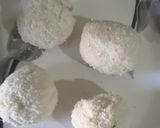 A picture of step 3 of Sweet Bread Balls.
