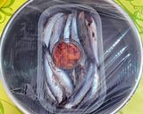 Foto del paso 4 de la receta: Boquerones marinados en sal granulada picante