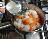 A picture of step 12 of Steamed Pork and Daikon Soup - 蒸し豚と大根のスープ - (Series 1/3 Steamed Pork).