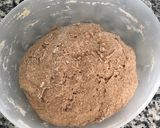 Foto del paso 1 de la receta: Pan integral para las tostadas del desayuno