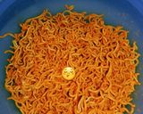 Foto langkah ke 5 dari resep Mie kremes.
