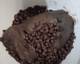 Foto langkah ke 3 dari resep Triple Dark Brownies Sourdough Bread.