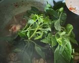 Gambar langkah 5 resipi Ayam daun selasih.