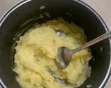 Foto langkah ke 1 dari resep Potato Cheese Bread.