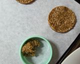 Foto del paso 3 de la receta: Galletitas de sésamo con baño de chocolate 85 % cacao y sal del Mediterráneo en escamas