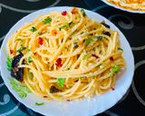 पास्ता अगलीओ ए ओलियो (Pasta Aglio e Olio recipe in marathi) रेसिपी स्टेप 4 फोटो 