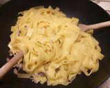 A picture of step 4 of Fettuccine with mushrooms, Basil and goat's cheese.