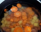 Foto langkah ke 4 dari resep Sayur sop sosis.