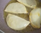 A picture of step 8 of Veg cheese empanadas.