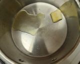 A picture of step 2 of Creamy spinach.