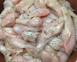 Foto del paso 6 de la receta: Pechugas a la miel y mostaza con cebolla caramelizada 🍗